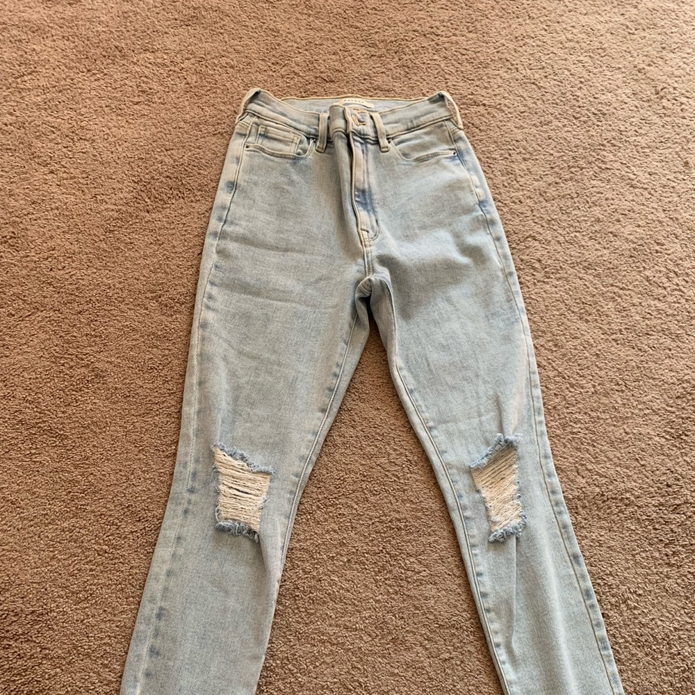 PacSun Jeans in great shape! They are light wash and no stains or wear.